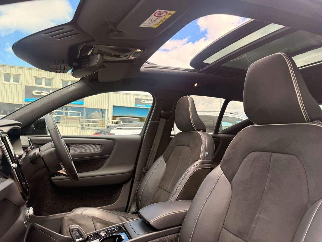 2021 VOLVO XC40 2021 VOLVO XC40
