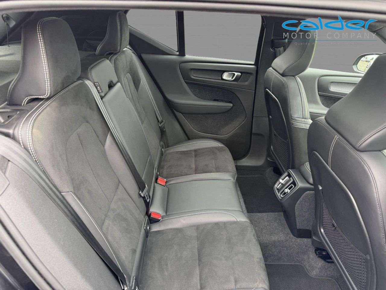 2021 VOLVO XC40 2021 VOLVO XC40