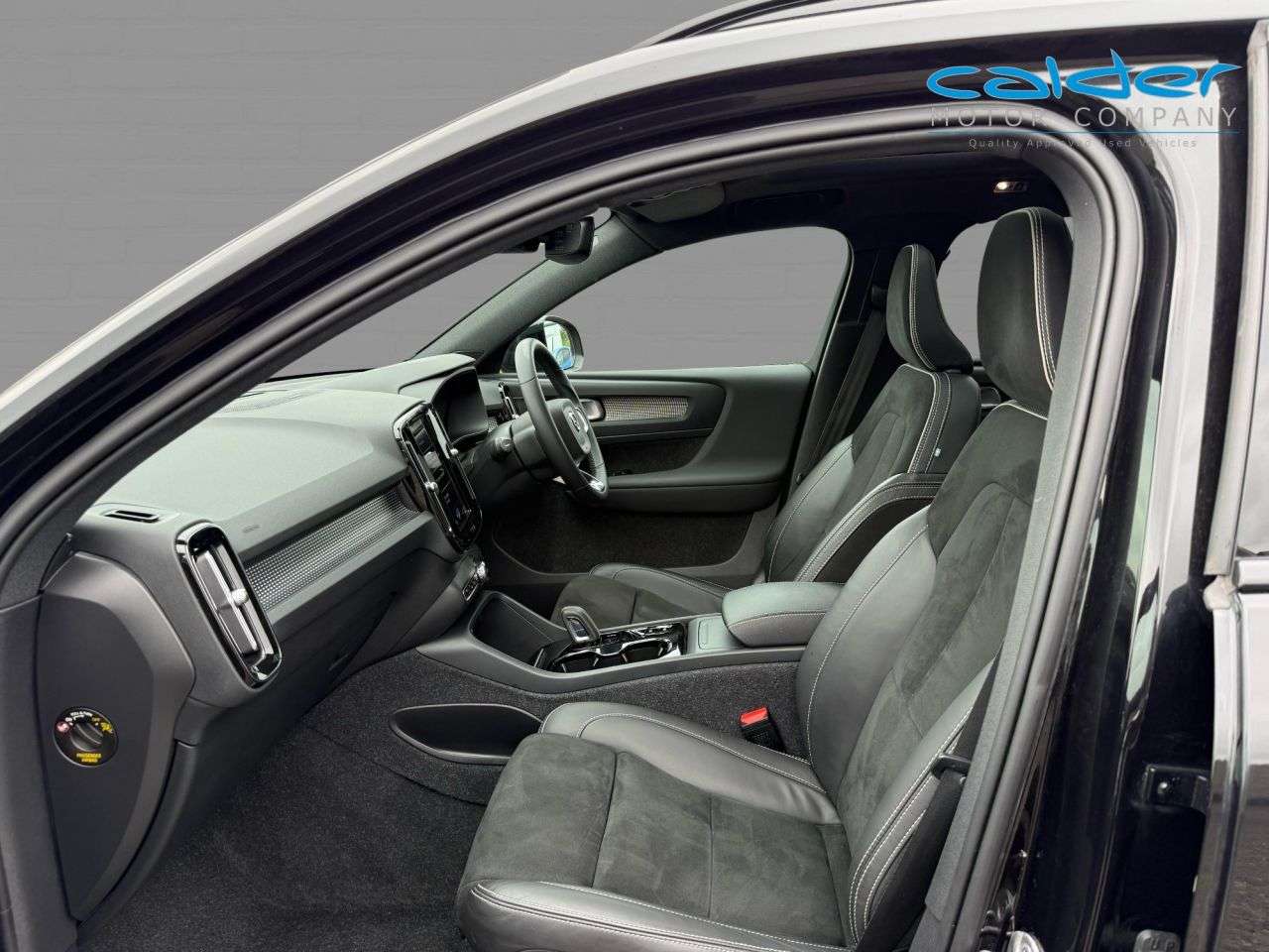 2021 VOLVO XC40 2021 VOLVO XC40