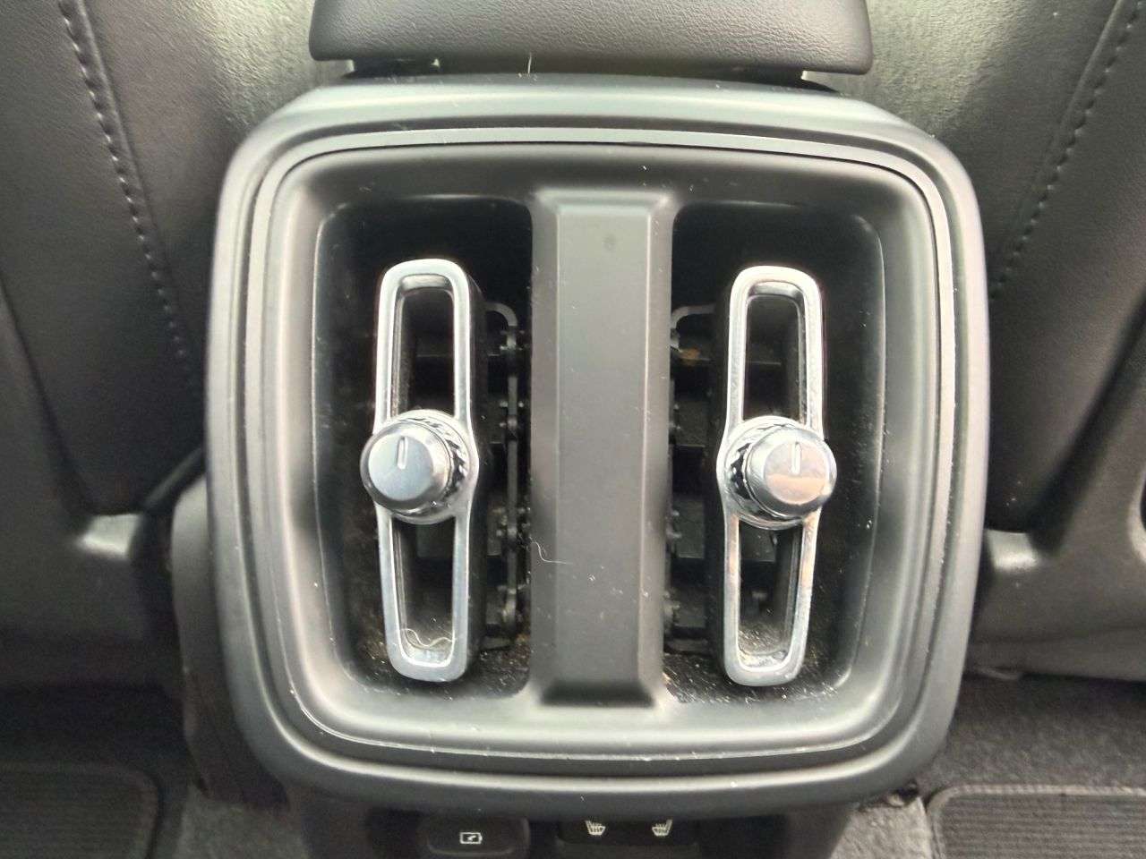2021 VOLVO XC40 2021 VOLVO XC40