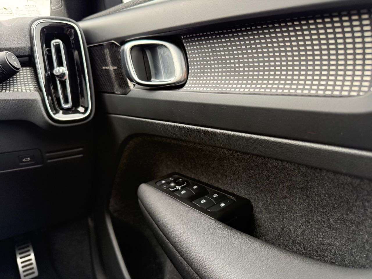 2021 VOLVO XC40 2021 VOLVO XC40