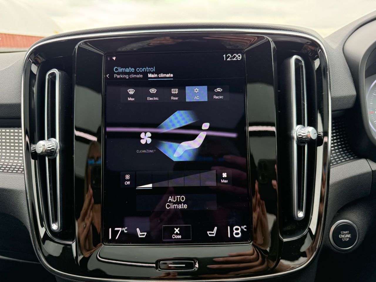 2021 VOLVO XC40 2021 VOLVO XC40