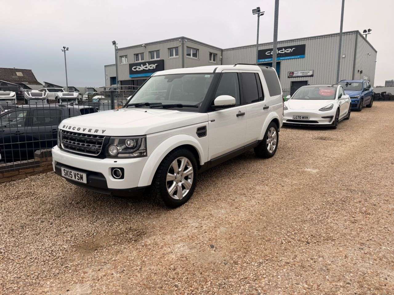 A 2015 LAND ROVER DISCOVERY 4 3.0 SD V6 SE Tech SUV 5dr Diesel Auto 4WD Euro 5 (s/s) (255 bhp) AMAZING EX A 2015 LAND ROVER DISCOVERY 4 3.0 SD V6 SE Tech SUV 5dr Diesel Auto 4WD Euro 5 (s/s) (255 bhp) AMAZING EX