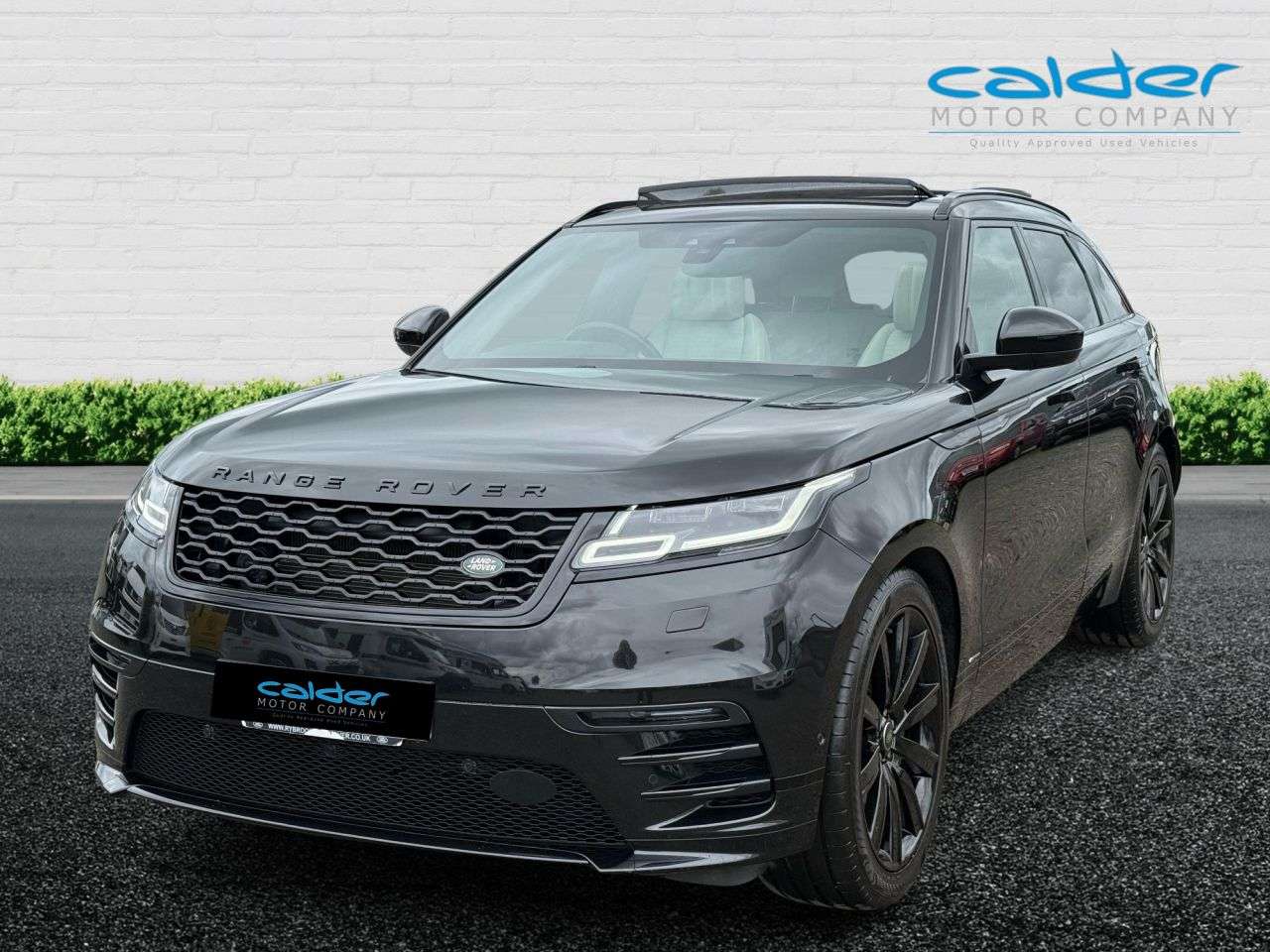 A 2018 LAND ROVER RANGE ROVER VELAR 3.0 SD6 V6 R-Dynamic HSE SUV 5dr Diesel Auto 4WD Euro 6 (s/s) (300 ps) PANR A 2018 LAND ROVER RANGE ROVER VELAR 3.0 SD6 V6 R-Dynamic HSE SUV 5dr Diesel Auto 4WD Euro 6 (s/s) (300 ps) PANR