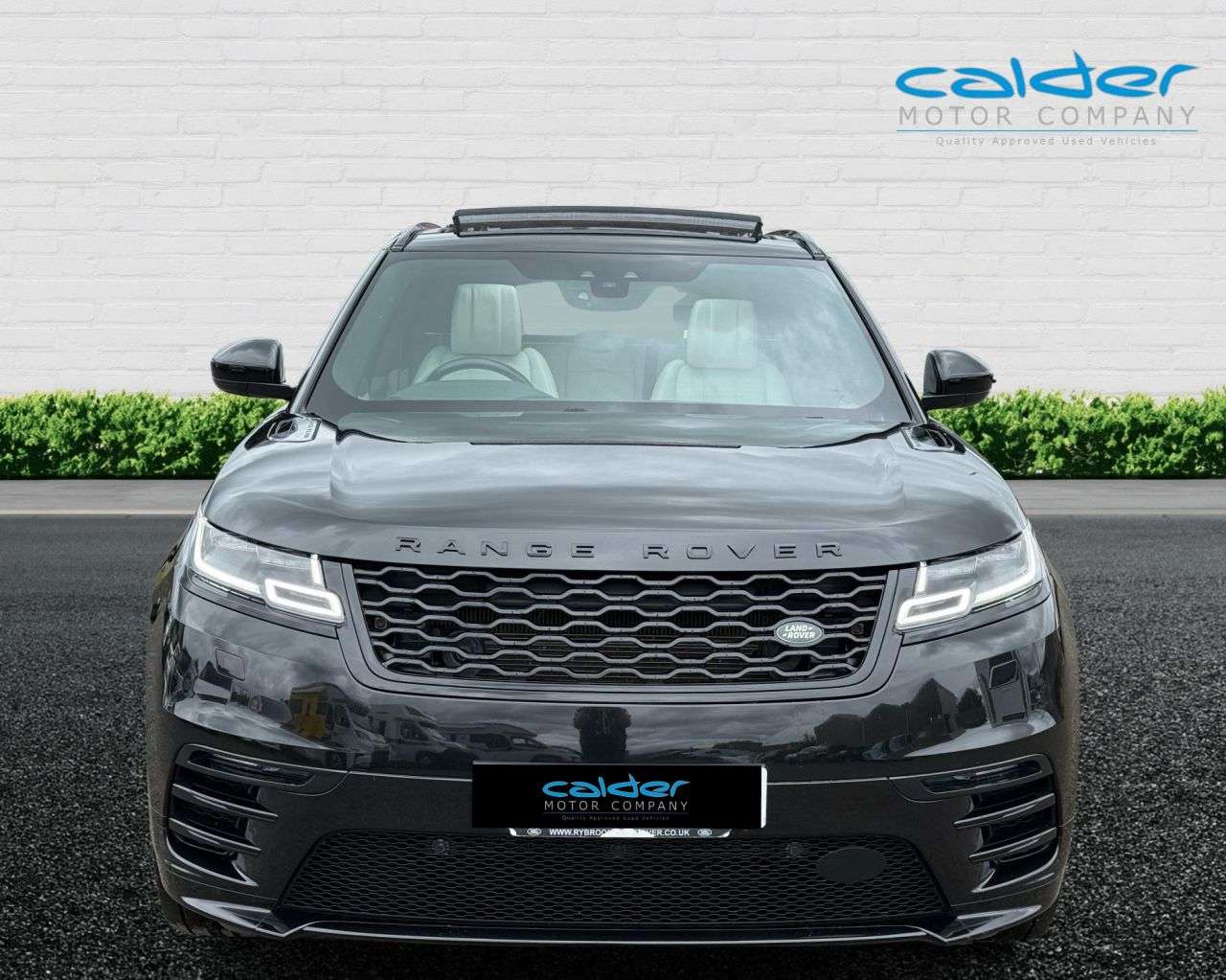 A 2018 LAND ROVER RANGE ROVER VELAR 3.0 SD6 V6 R-Dynamic HSE SUV 5dr Diesel Auto 4WD Euro 6 (s/s) (300 ps) PANR A 2018 LAND ROVER RANGE ROVER VELAR 3.0 SD6 V6 R-Dynamic HSE SUV 5dr Diesel Auto 4WD Euro 6 (s/s) (300 ps) PANR
