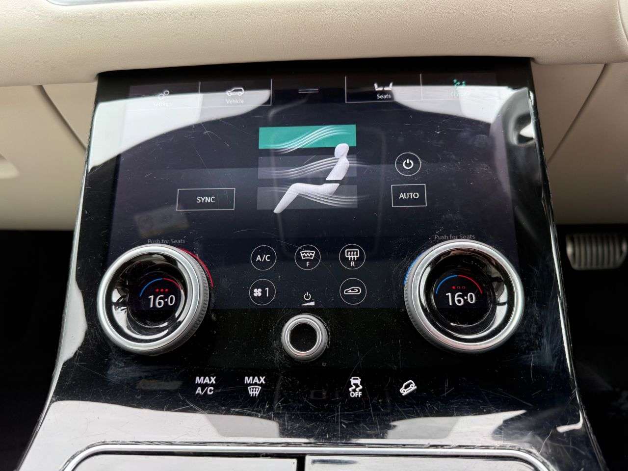 2018 LAND ROVER RANGE ROVER VELAR 2018 LAND ROVER RANGE ROVER VELAR