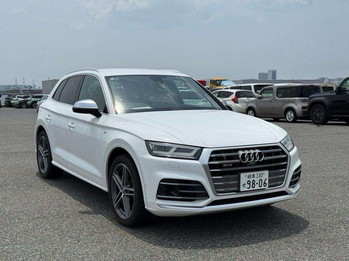 A 2017 AUDI SQ5 SQ5 TFSI QUATTRO JDM VEHICLE+HUGE SPEC+DUE IN SOON A 2017 AUDI SQ5 SQ5 TFSI QUATTRO JDM VEHICLE+HUGE SPEC+DUE IN SOON