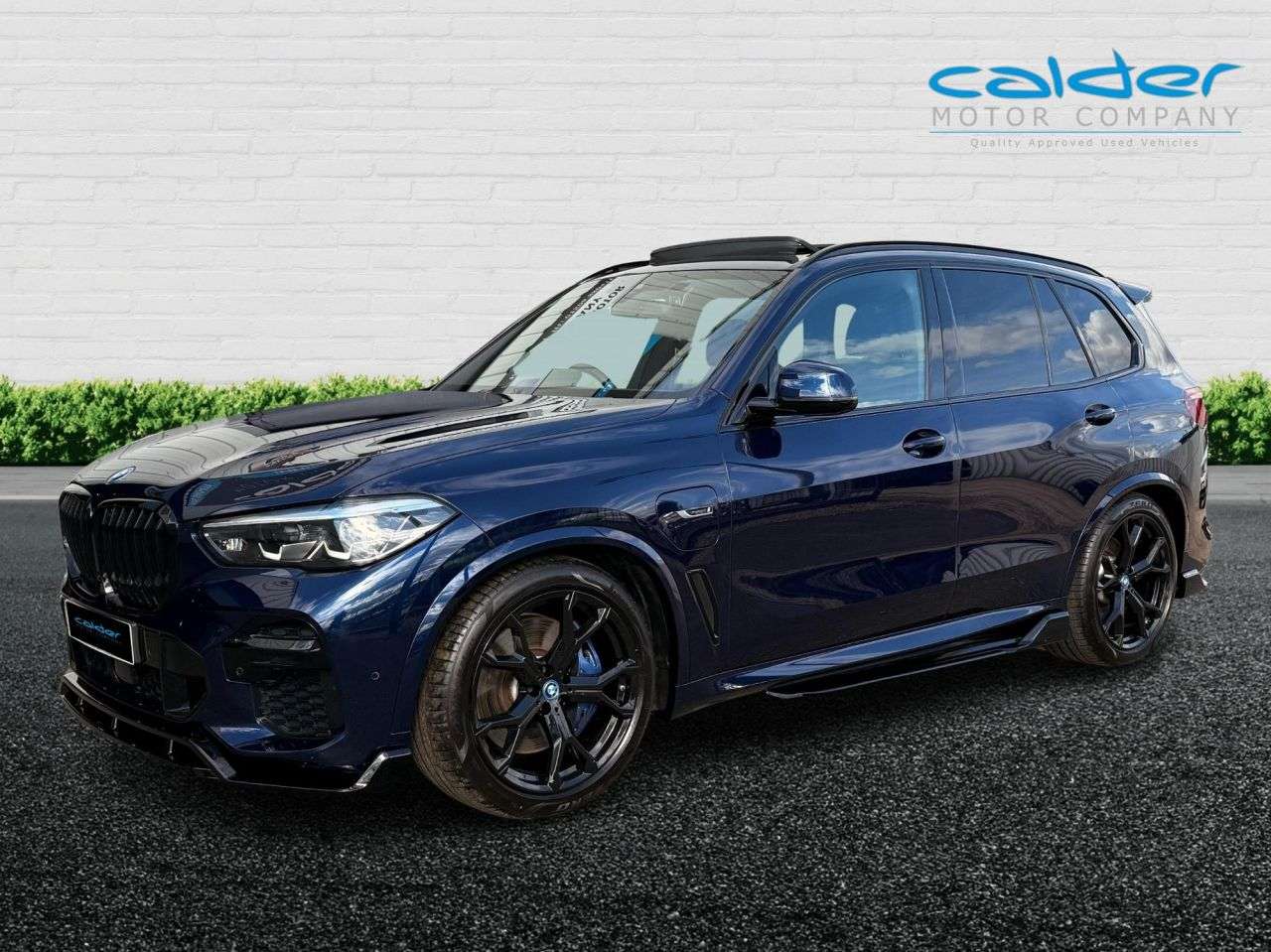 A 2022 BMW X5 3.0 45e 24kWh M Sport SUV 5dr Petrol Plug-in Hybrid Auto xDrive Euro 6 (s/s A 2022 BMW X5 3.0 45e 24kWh M Sport SUV 5dr Petrol Plug-in Hybrid Auto xDrive Euro 6 (s/s
