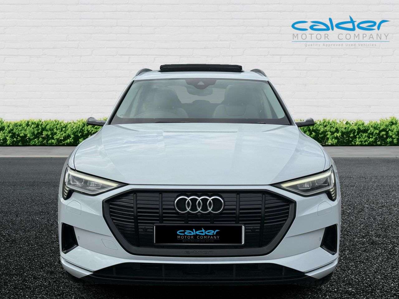 A 2019 AUDI E-TRON 55 Launch Edition SUV 5dr Electric Auto quattro 95kWh (408 ps) FULL AUDI SE A 2019 AUDI E-TRON 55 Launch Edition SUV 5dr Electric Auto quattro 95kWh (408 ps) FULL AUDI SE