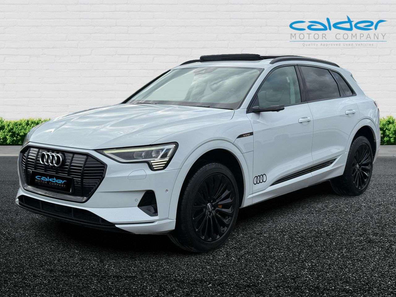A 2019 AUDI E-TRON 55 Launch Edition SUV 5dr Electric Auto quattro 95kWh (408 ps) FULL AUDI SE A 2019 AUDI E-TRON 55 Launch Edition SUV 5dr Electric Auto quattro 95kWh (408 ps) FULL AUDI SE