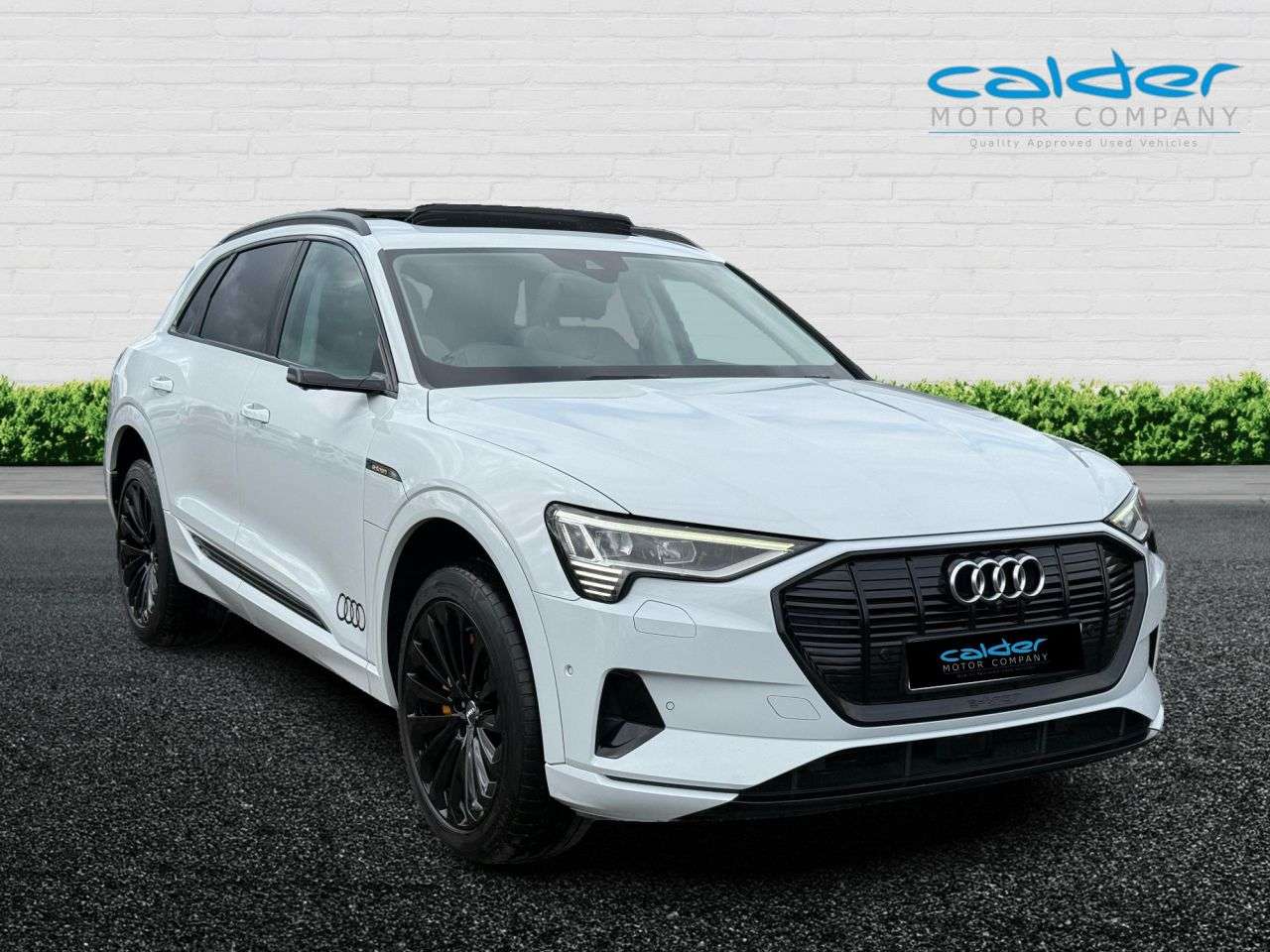 A 2019 AUDI E-TRON 55 Launch Edition SUV 5dr Electric Auto quattro 95kWh (408 ps) FULL AUDI SE A 2019 AUDI E-TRON 55 Launch Edition SUV 5dr Electric Auto quattro 95kWh (408 ps) FULL AUDI SE