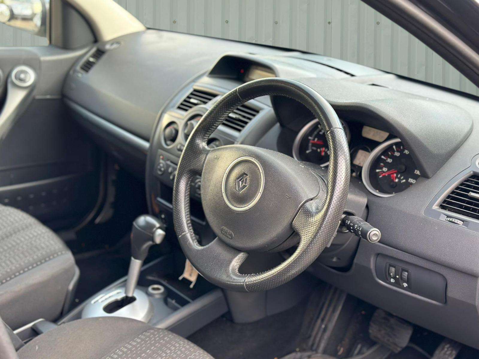 2006 RENAULT MEGANE 2006 RENAULT MEGANE