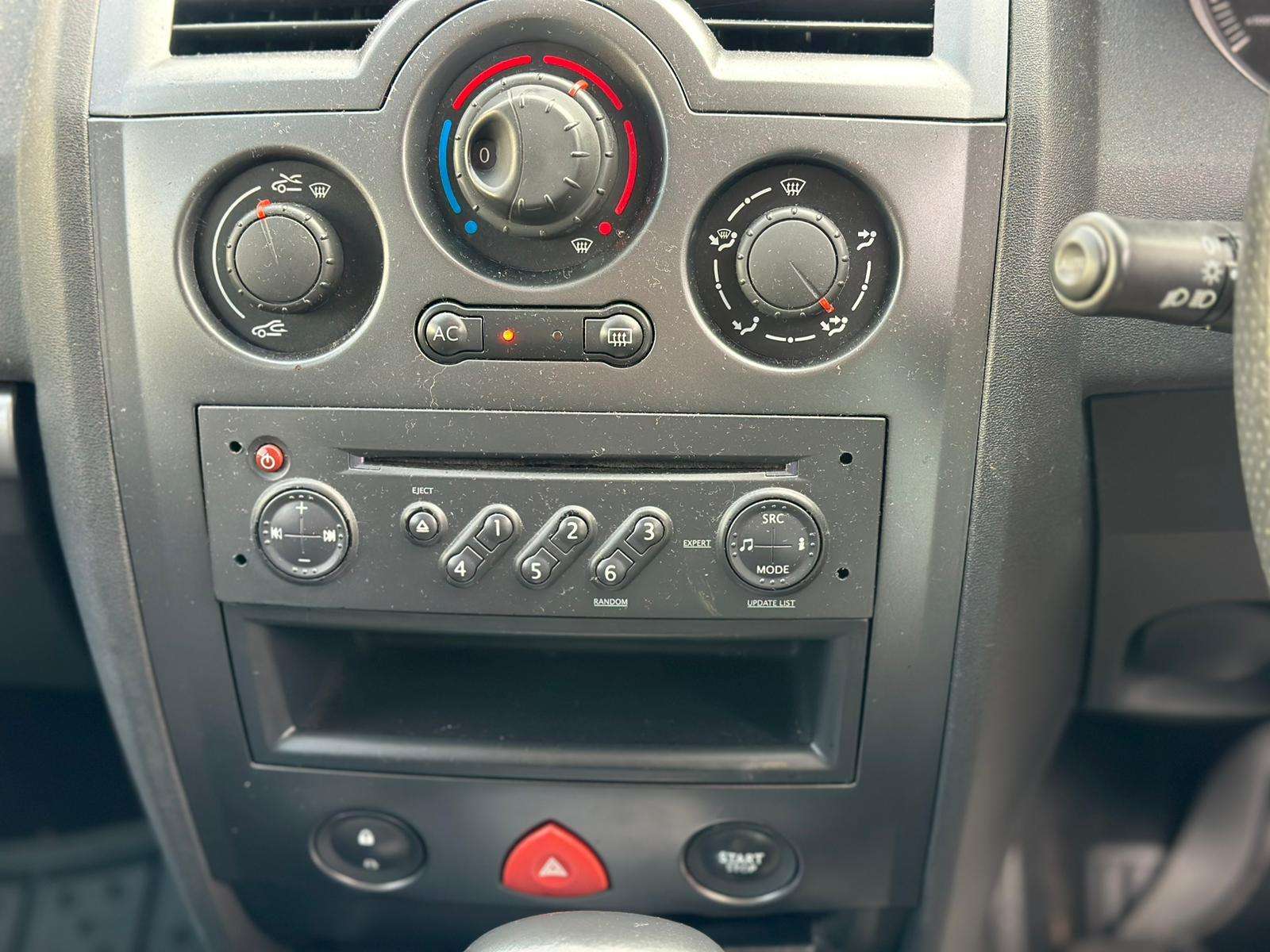 2006 RENAULT MEGANE 2006 RENAULT MEGANE