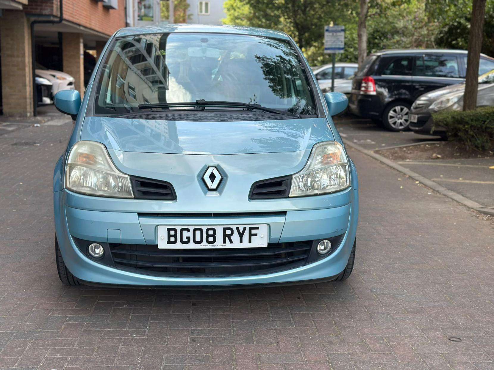 A 2008 RENAULT GRAND MODUS 1.6 VVT Dynamique MPV 5dr Petrol Auto Euro 4 (111 ps) A 2008 RENAULT GRAND MODUS 1.6 VVT Dynamique MPV 5dr Petrol Auto Euro 4 (111 ps)