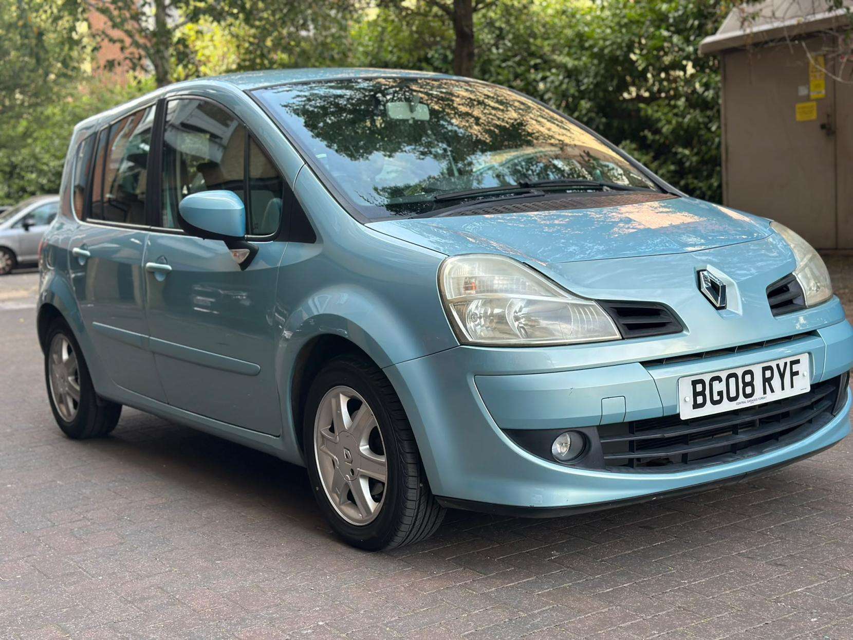 A 2008 RENAULT GRAND MODUS 1.6 VVT Dynamique MPV 5dr Petrol Auto Euro 4 (111 ps) A 2008 RENAULT GRAND MODUS 1.6 VVT Dynamique MPV 5dr Petrol Auto Euro 4 (111 ps)
