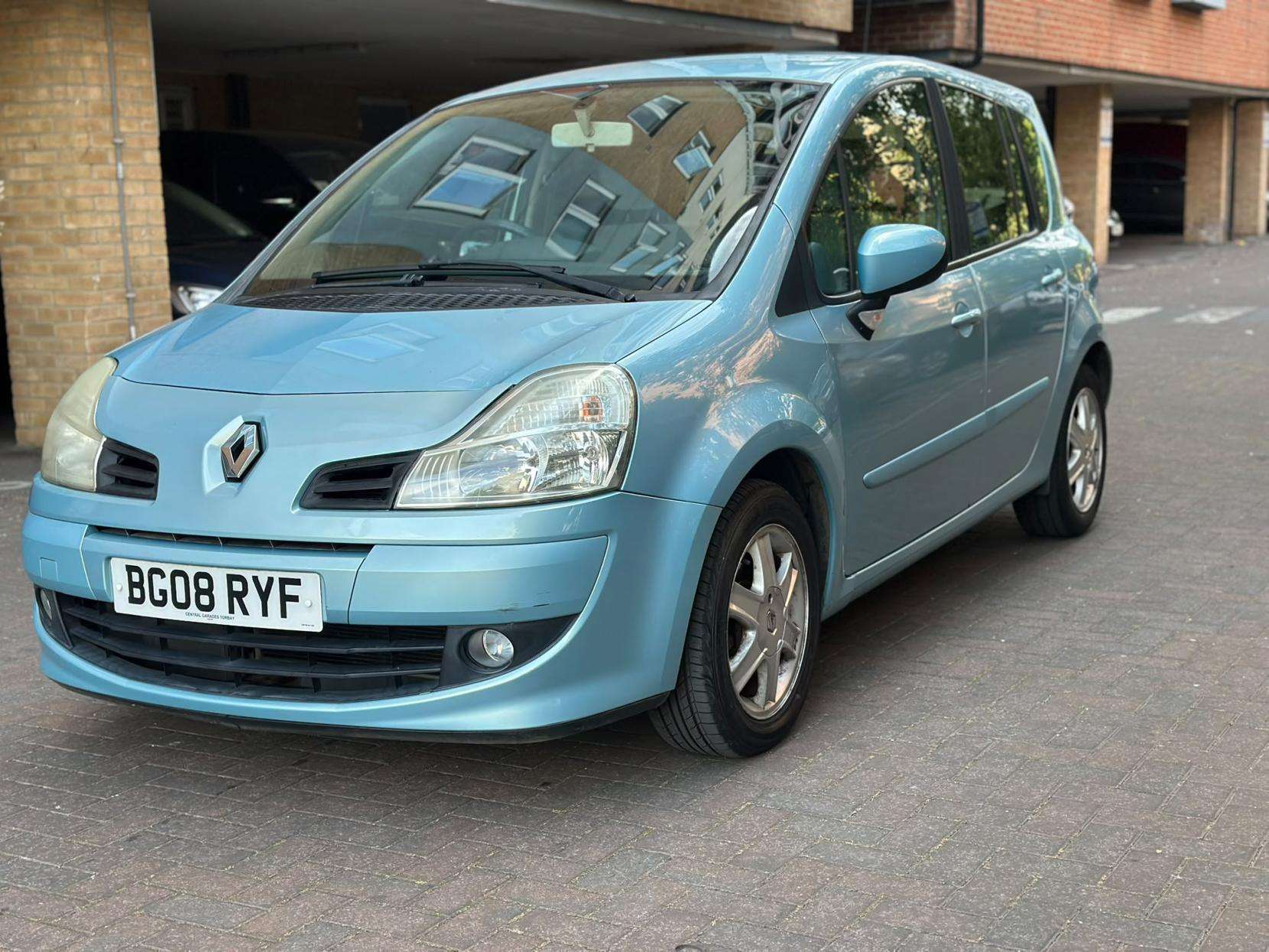 A 2008 RENAULT GRAND MODUS 1.6 VVT Dynamique MPV 5dr Petrol Auto Euro 4 (111 ps) A 2008 RENAULT GRAND MODUS 1.6 VVT Dynamique MPV 5dr Petrol Auto Euro 4 (111 ps)