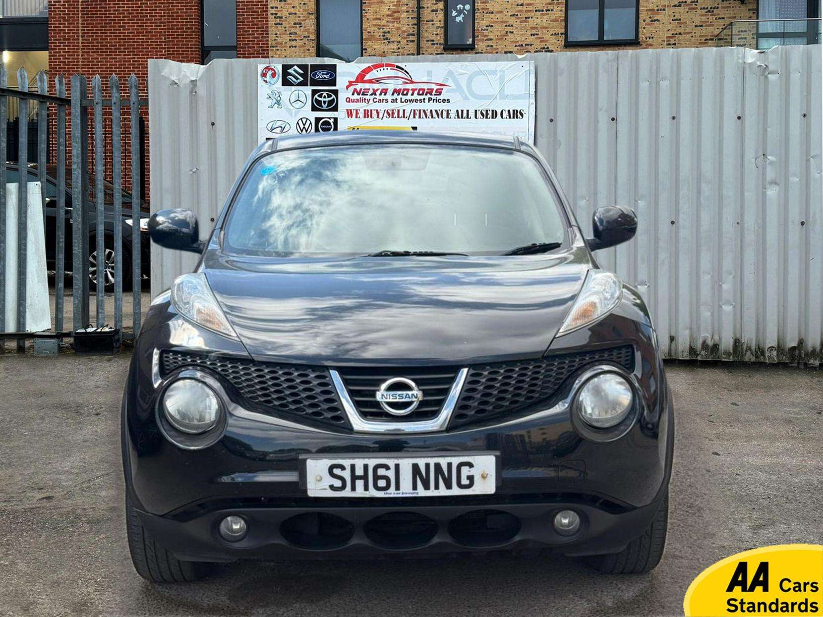 A 2011 NISSAN JUKE 1.6 Acenta SUV 5dr Petrol Manual Euro 5 (s/s) (117 ps) A 2011 NISSAN JUKE 1.6 Acenta SUV 5dr Petrol Manual Euro 5 (s/s) (117 ps)