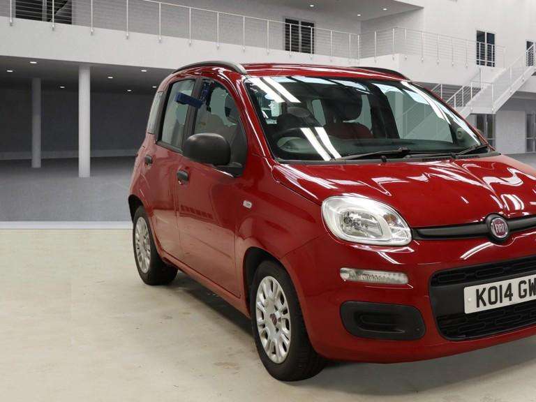 A 2014 FIAT PANDA 0.9 TwinAir Easy Hatchback 5dr Petrol Dualogic Euro 6 (s/s) (85 bhp) A 2014 FIAT PANDA 0.9 TwinAir Easy Hatchback 5dr Petrol Dualogic Euro 6 (s/s) (85 bhp)