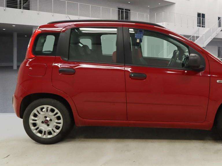 A 2014 FIAT PANDA 0.9 TwinAir Easy Hatchback 5dr Petrol Dualogic Euro 6 (s/s) (85 bhp) A 2014 FIAT PANDA 0.9 TwinAir Easy Hatchback 5dr Petrol Dualogic Euro 6 (s/s) (85 bhp)