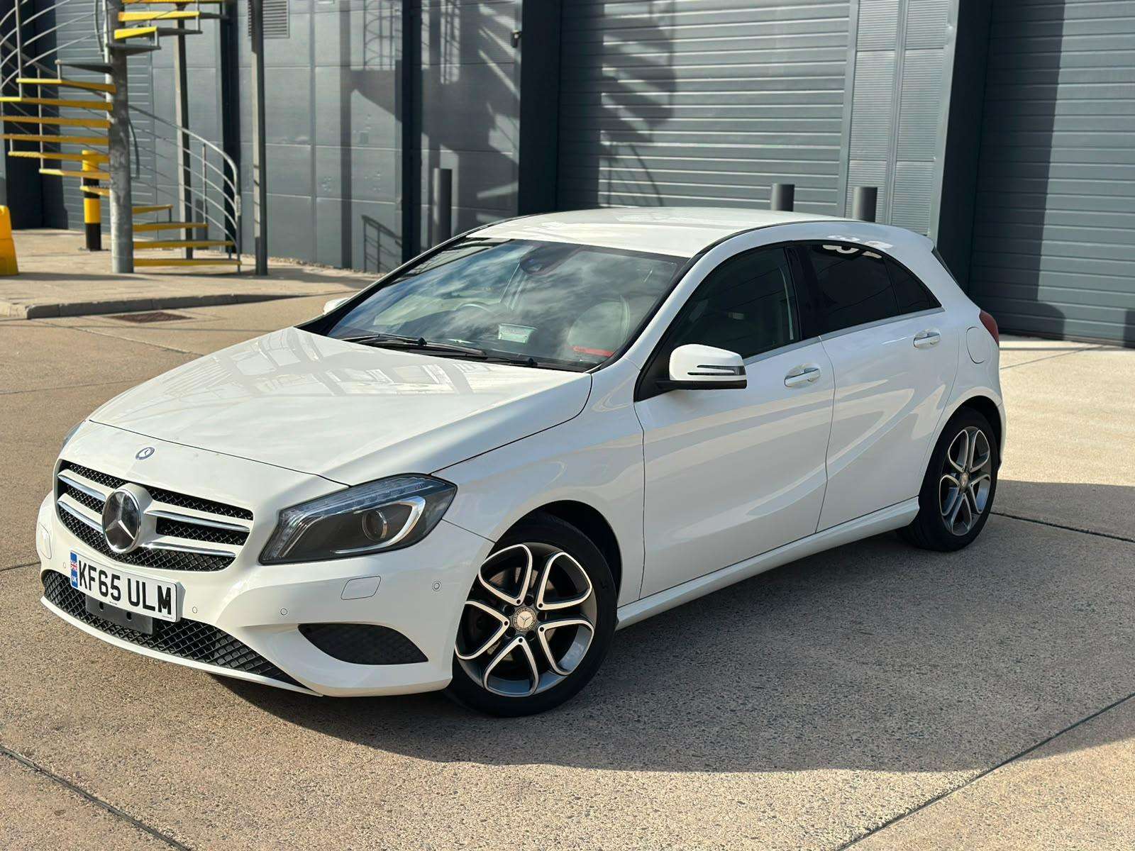 A 2015 MERCEDES-BENZ A CLASS 1.6 A160 SE (Executive) Hatchback 5dr Petrol 7G-DCT Euro 6 (s/s) (102 ps) A 2015 MERCEDES-BENZ A CLASS 1.6 A160 SE (Executive) Hatchback 5dr Petrol 7G-DCT Euro 6 (s/s) (102 ps)