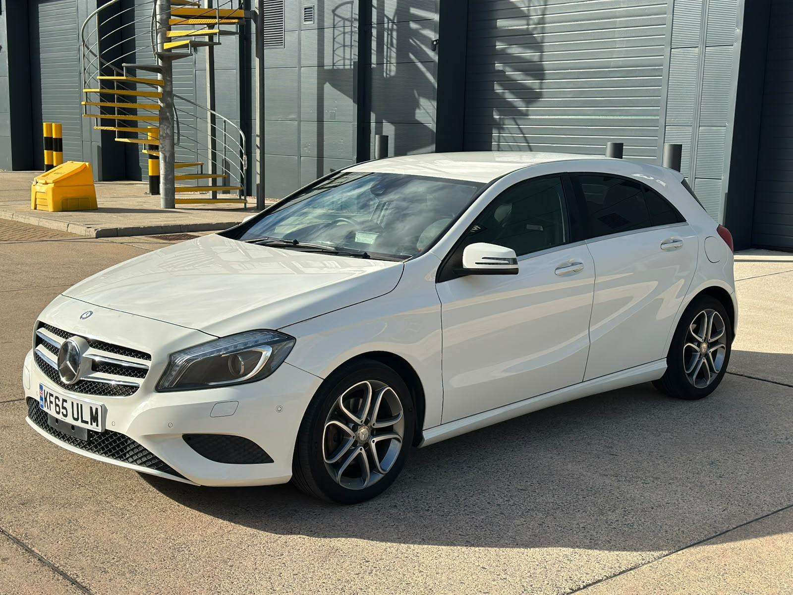 A 2015 MERCEDES-BENZ A CLASS 1.6 A160 SE (Executive) Hatchback 5dr Petrol 7G-DCT Euro 6 (s/s) (102 ps) A 2015 MERCEDES-BENZ A CLASS 1.6 A160 SE (Executive) Hatchback 5dr Petrol 7G-DCT Euro 6 (s/s) (102 ps)