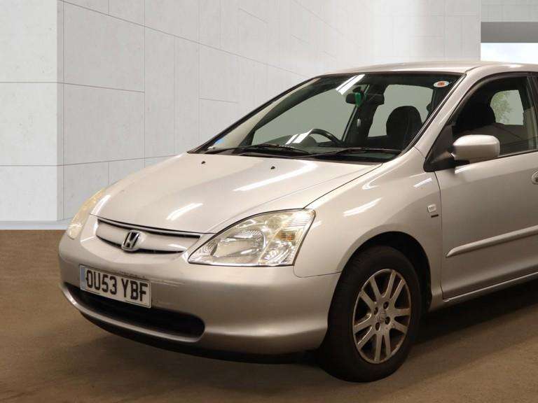 A 2003 HONDA CIVIC 1.6 i-VTEC SE Hatchback 5dr Petrol Automatic (172 g/km, 108 bhp) A 2003 HONDA CIVIC 1.6 i-VTEC SE Hatchback 5dr Petrol Automatic (172 g/km, 108 bhp)
