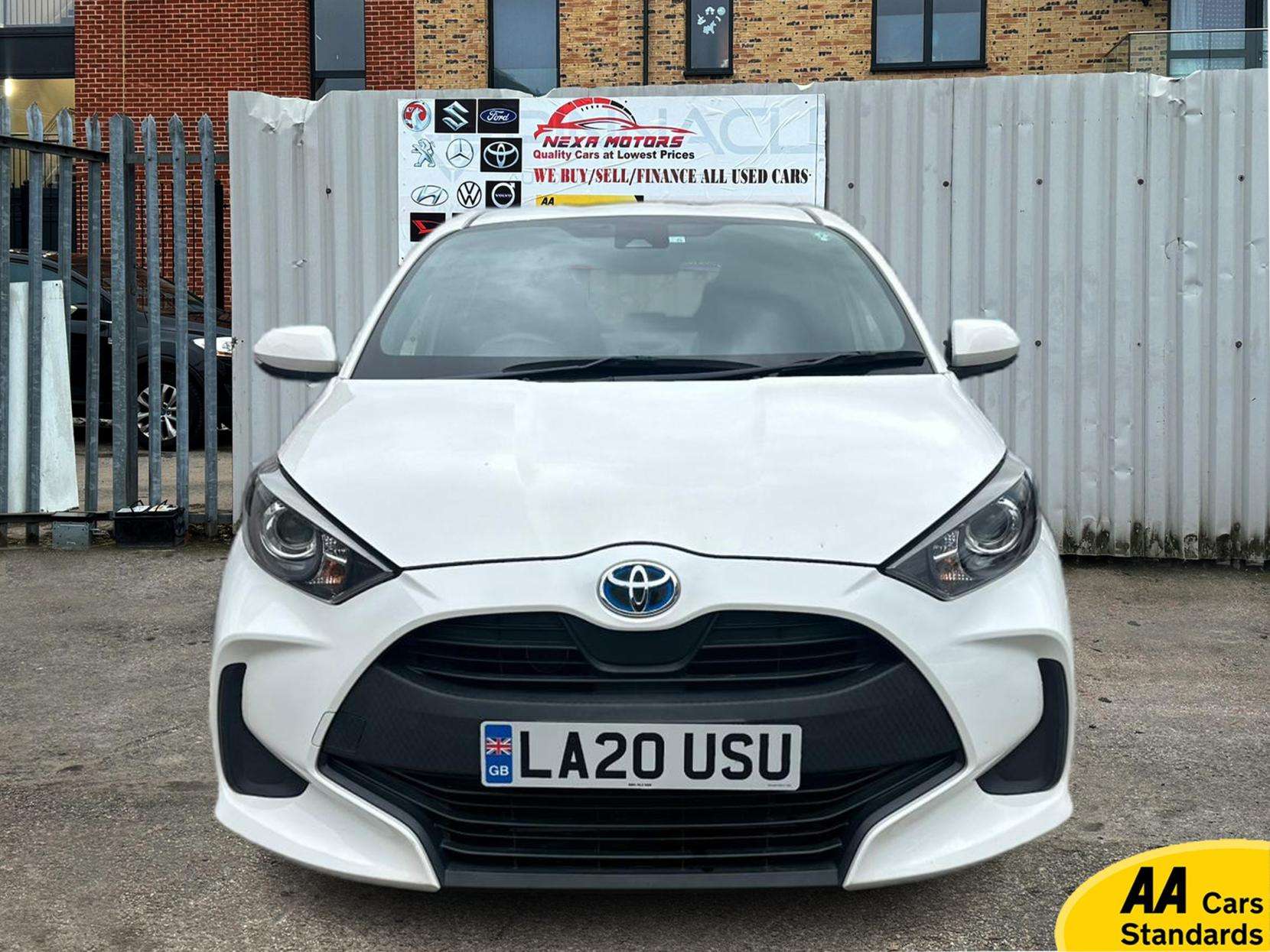 A 2020 TOYOTA YARIS 1.5 VVT-h Dynamic Hatchback 5dr Petrol Hybrid E-CVT Euro 6 (s/s) (116 ps) A 2020 TOYOTA YARIS 1.5 VVT-h Dynamic Hatchback 5dr Petrol Hybrid E-CVT Euro 6 (s/s) (116 ps)