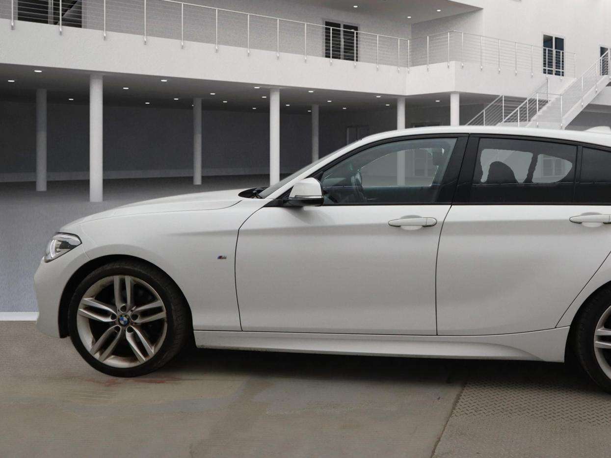 A 2016 BMW 1 SERIES 1.6 120i M Sport Hatchback 5dr Petrol Auto Euro 6 (s/s) (177 ps) A 2016 BMW 1 SERIES 1.6 120i M Sport Hatchback 5dr Petrol Auto Euro 6 (s/s) (177 ps)