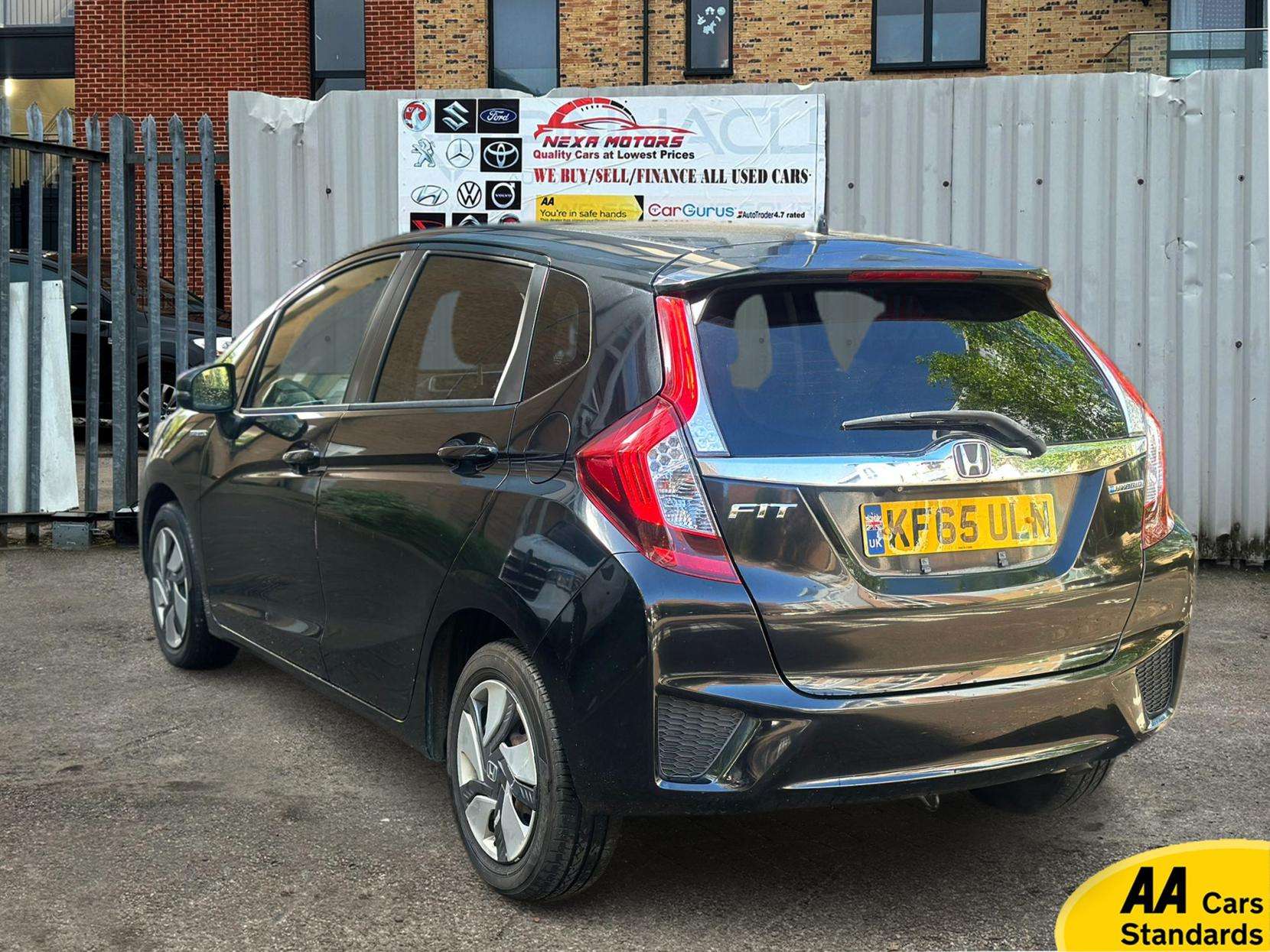 A 2015 HONDA JAZZ 1.3 i-VTEC EX Hatchback 5dr Petrol CVT Euro 6 (s/s) (102 ps) A 2015 HONDA JAZZ 1.3 i-VTEC EX Hatchback 5dr Petrol CVT Euro 6 (s/s) (102 ps)