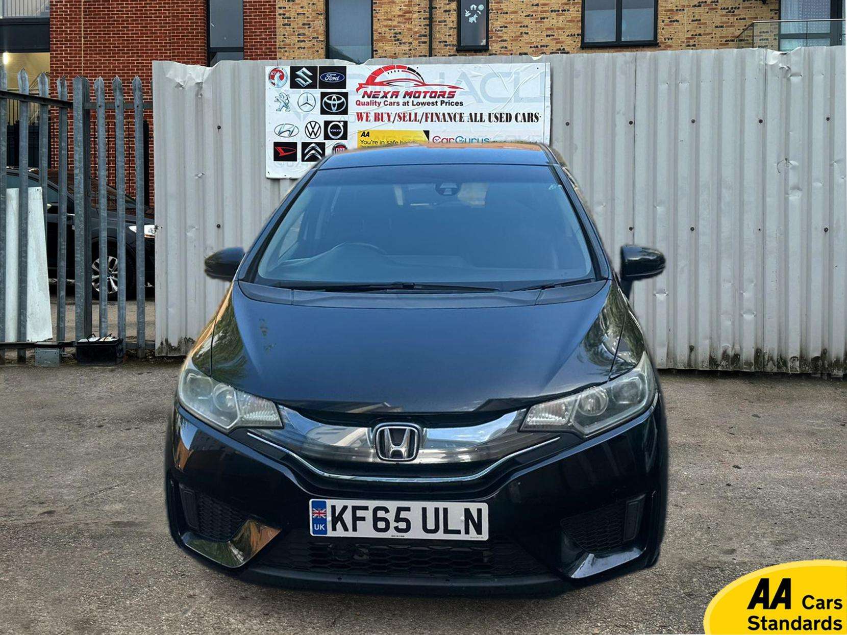 A 2015 HONDA JAZZ 1.3 i-VTEC EX Hatchback 5dr Petrol CVT Euro 6 (s/s) (102 ps) A 2015 HONDA JAZZ 1.3 i-VTEC EX Hatchback 5dr Petrol CVT Euro 6 (s/s) (102 ps)