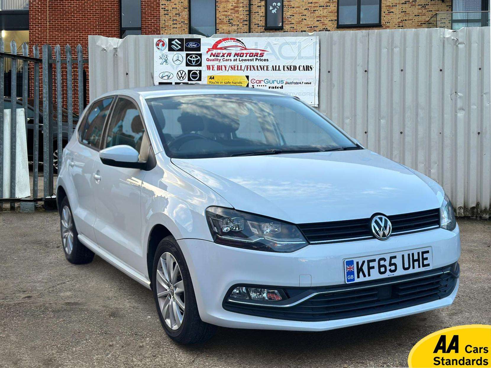 A 2015 VOLKSWAGEN POLO 1.2 TSI BlueMotion Tech Match Edition Hatchback 3dr Petrol DSG Euro 6 (s/s) (90 ps) A 2015 VOLKSWAGEN POLO 1.2 TSI BlueMotion Tech Match Edition Hatchback 3dr Petrol DSG Euro 6 (s/s) (90 ps)