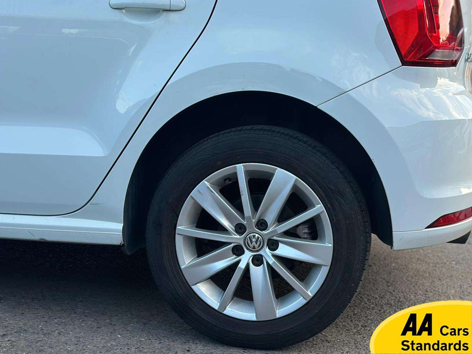 2015 VOLKSWAGEN POLO 2015 VOLKSWAGEN POLO