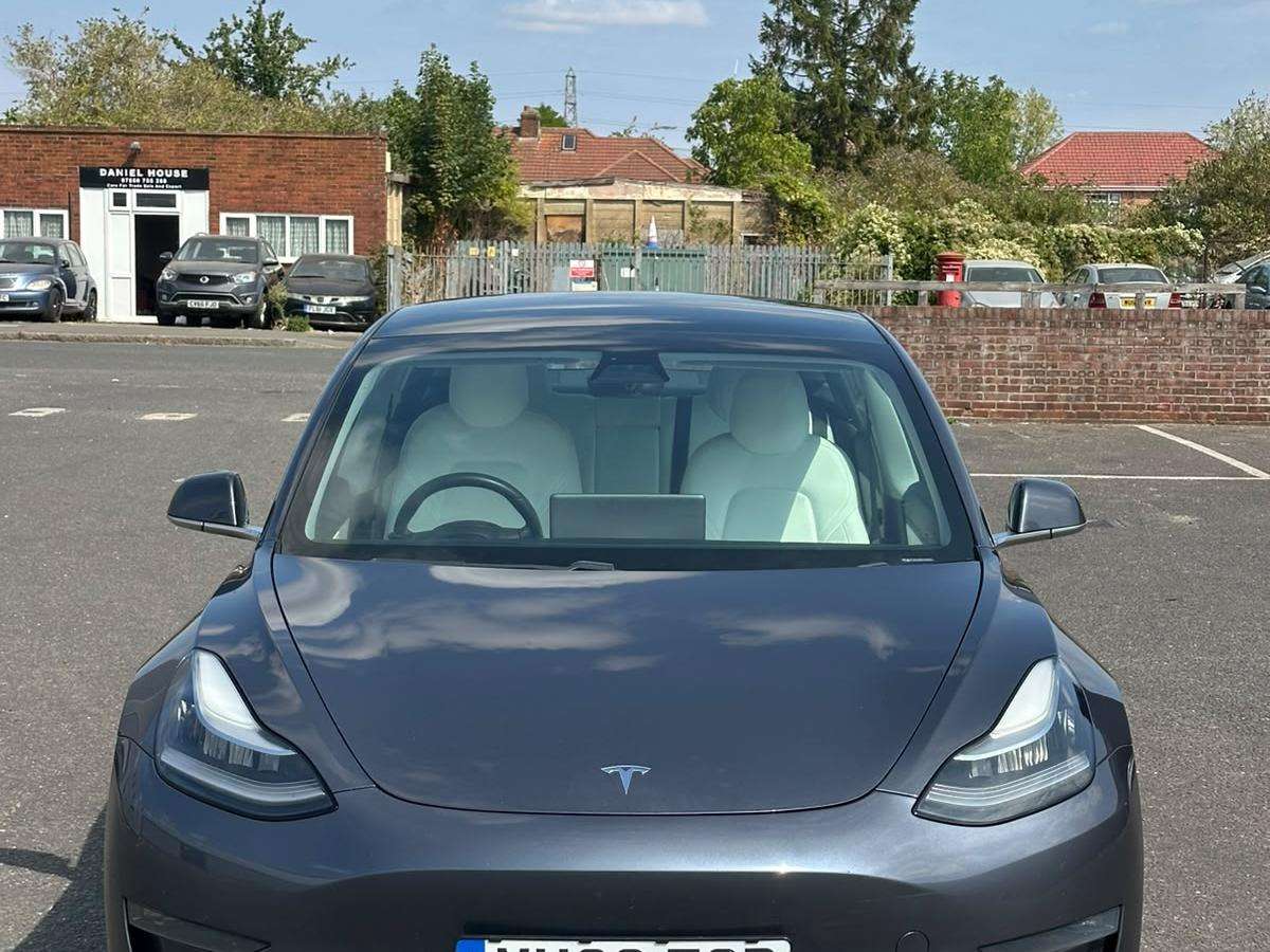 A 2020 TESLA MODEL 3 (Dual Motor) Long Range Saloon 4dr Electric Auto 4WDE (346 ps) A 2020 TESLA MODEL 3 (Dual Motor) Long Range Saloon 4dr Electric Auto 4WDE (346 ps)