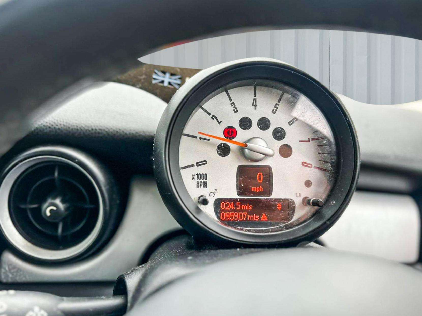 2011 MINI MINI 2011 MINI MINI