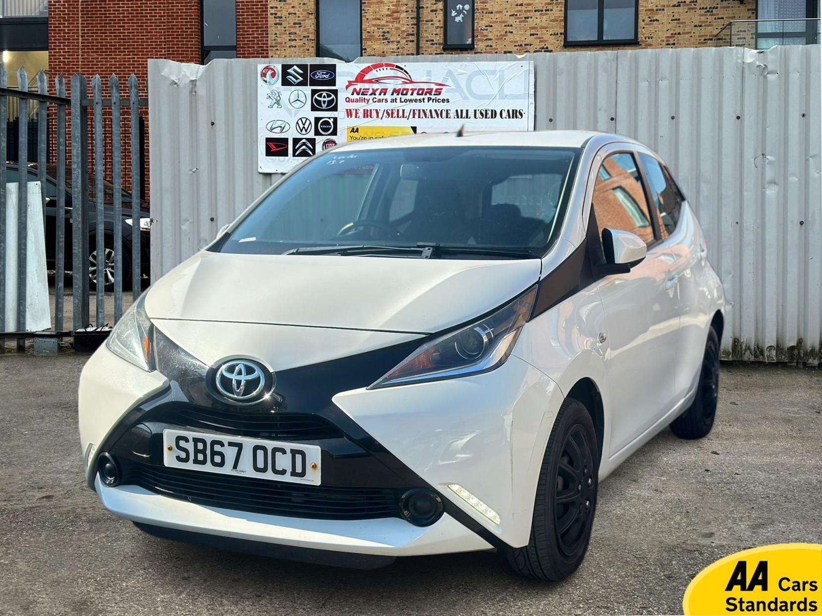 A 2018 TOYOTA AYGO 1.0 VVT-i x-play Hatchback 5dr Petrol Manual Euro 6 (68 ps) A 2018 TOYOTA AYGO 1.0 VVT-i x-play Hatchback 5dr Petrol Manual Euro 6 (68 ps)