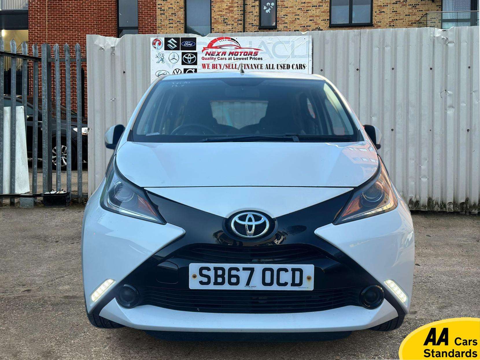 A 2018 TOYOTA AYGO 1.0 VVT-i x-play Hatchback 5dr Petrol Manual Euro 6 (68 ps) A 2018 TOYOTA AYGO 1.0 VVT-i x-play Hatchback 5dr Petrol Manual Euro 6 (68 ps)