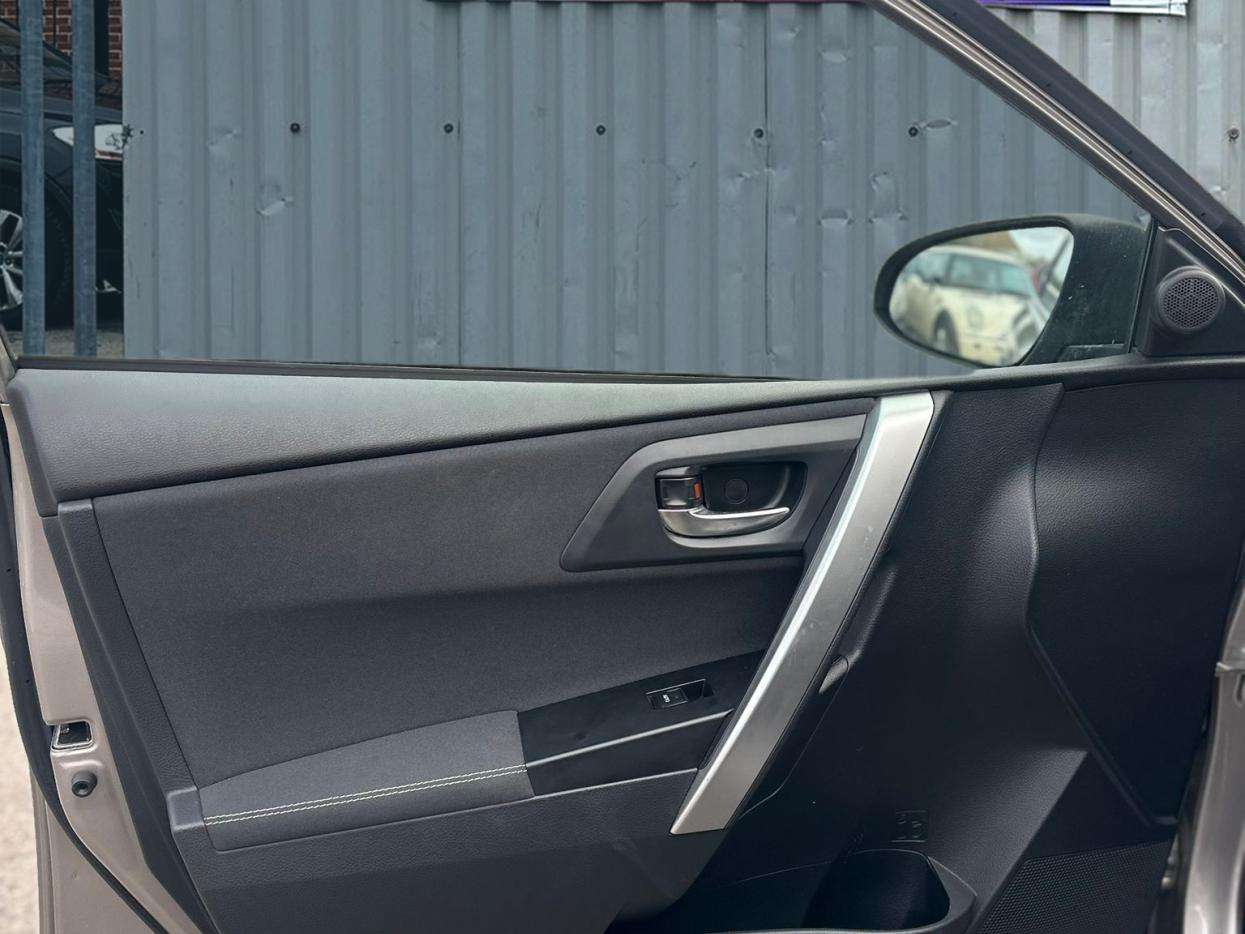 2013 TOYOTA AURIS 2013 TOYOTA AURIS