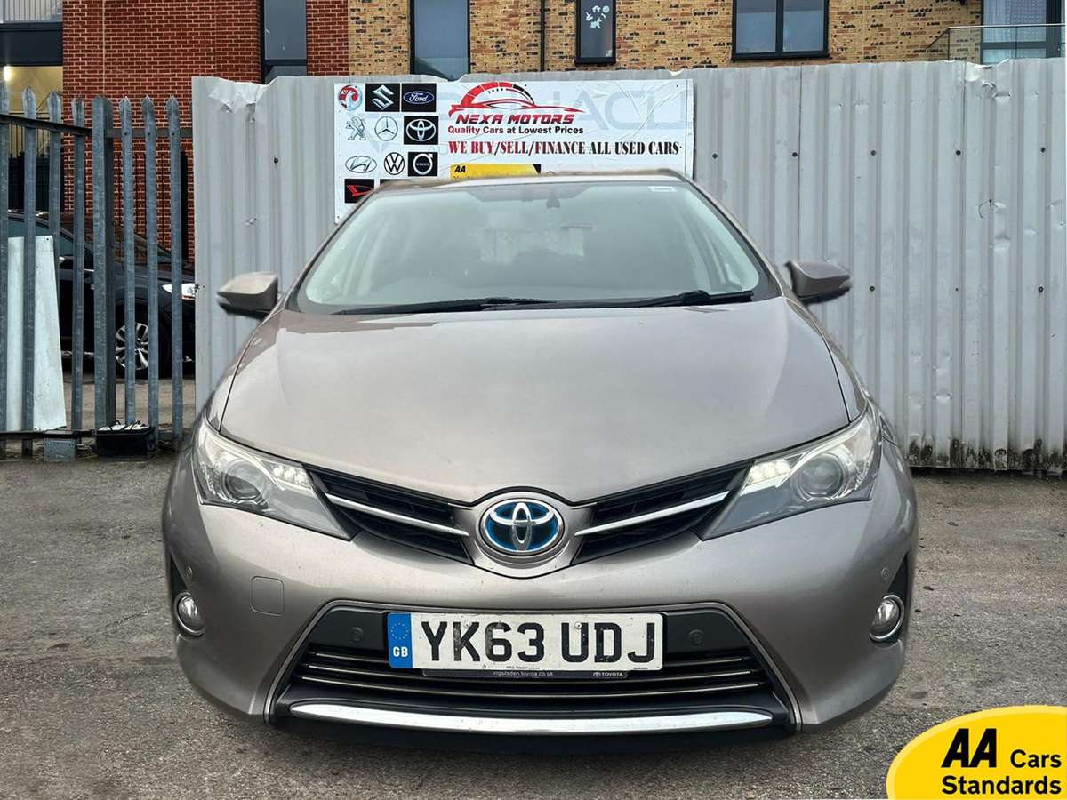 Check out this Toyota Auris 2013 Hybrid Electric Automatic