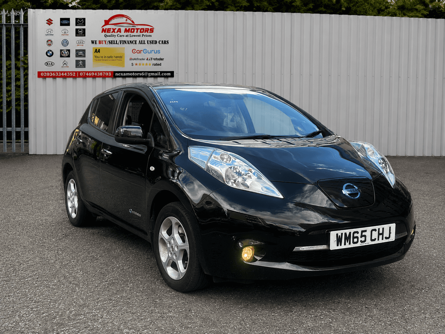 A 2015 NISSAN LEAF 30kWh Acenta Hatchback 5dr Electric Auto (109 bhp) A 2015 NISSAN LEAF 30kWh Acenta Hatchback 5dr Electric Auto (109 bhp)