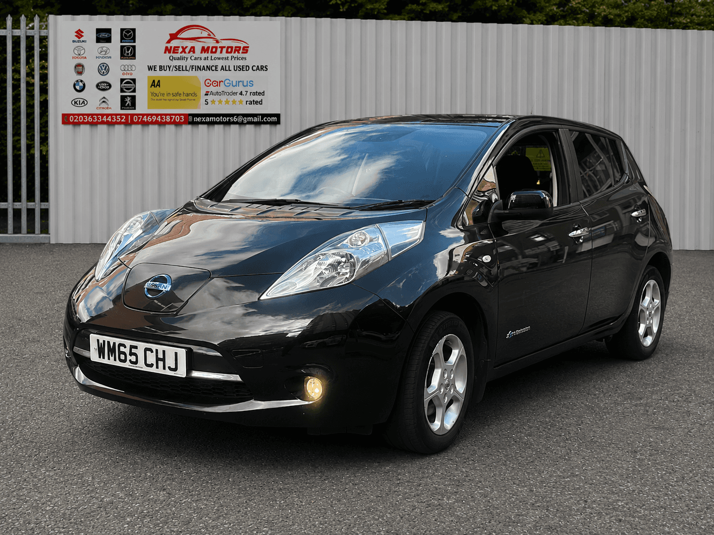 A 2015 NISSAN LEAF 30kWh Acenta Hatchback 5dr Electric Auto (109 bhp) A 2015 NISSAN LEAF 30kWh Acenta Hatchback 5dr Electric Auto (109 bhp)