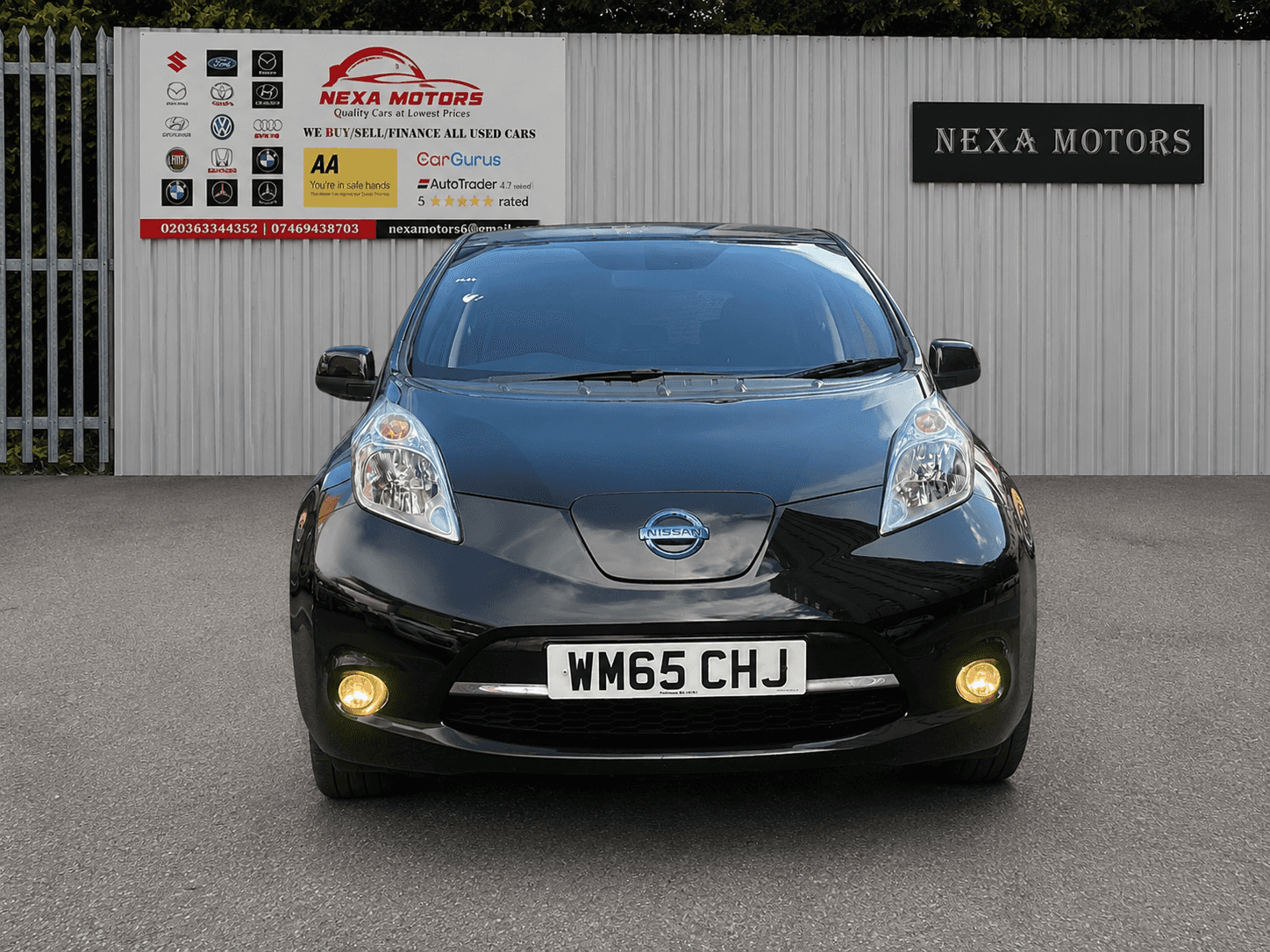 A 2015 NISSAN LEAF 30kWh Acenta Hatchback 5dr Electric Auto (109 bhp) A 2015 NISSAN LEAF 30kWh Acenta Hatchback 5dr Electric Auto (109 bhp)