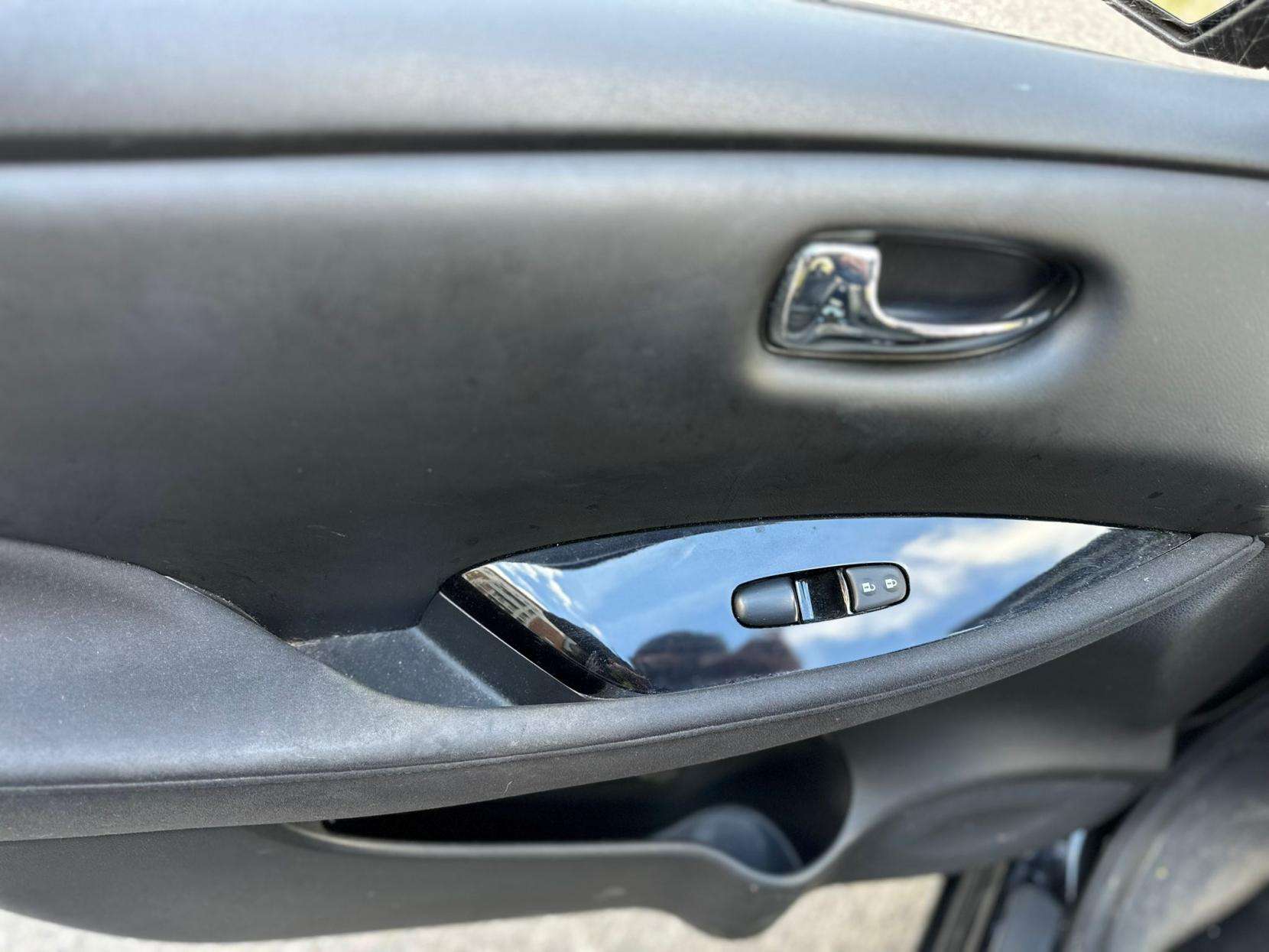 2015 NISSAN LEAF 2015 NISSAN LEAF