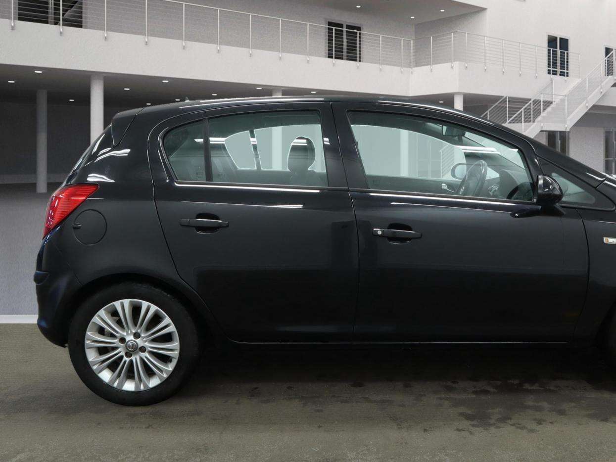 A 2014 VAUXHALL CORSA 1.2 16V SE Hatchback 5dr Petrol Manual Euro 5 (85 ps) A 2014 VAUXHALL CORSA 1.2 16V SE Hatchback 5dr Petrol Manual Euro 5 (85 ps)