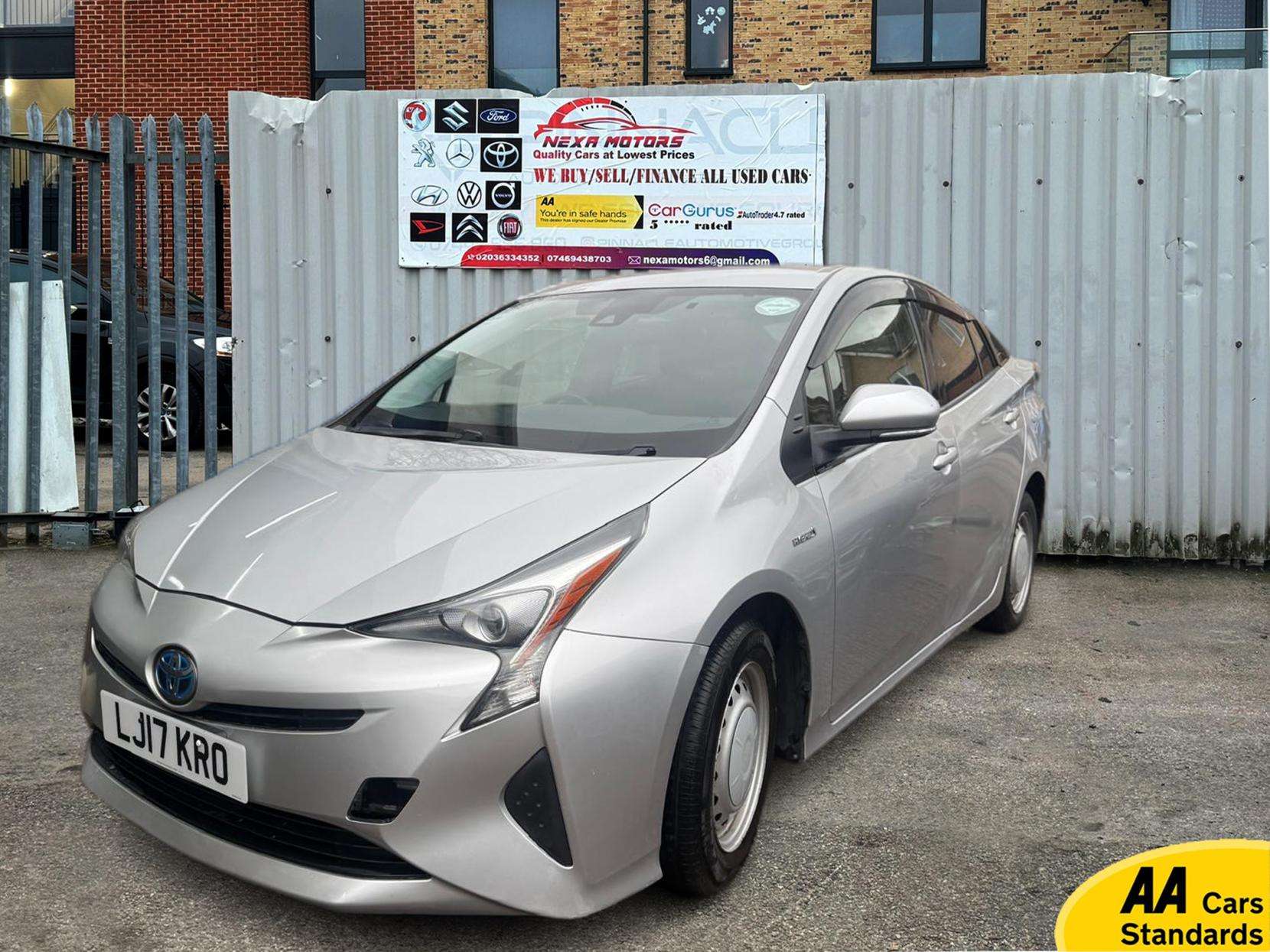 A 2017 TOYOTA PRIUS 1.5 Saloon 4dr Petrol Hybrid CVT (120 g/km, 70 bhp) A 2017 TOYOTA PRIUS 1.5 Saloon 4dr Petrol Hybrid CVT (120 g/km, 70 bhp)