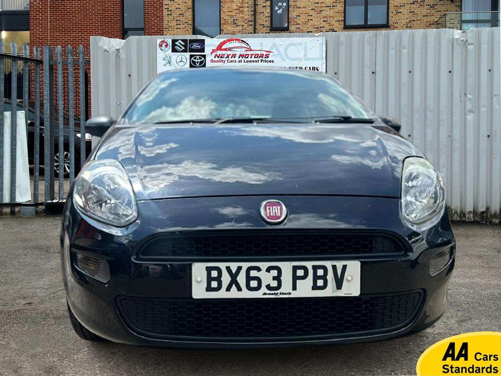 A 2013 FIAT PUNTO 1.2 Pop Hatchback 3dr Petrol Manual Euro 5 (69 bhp) A 2013 FIAT PUNTO 1.2 Pop Hatchback 3dr Petrol Manual Euro 5 (69 bhp)