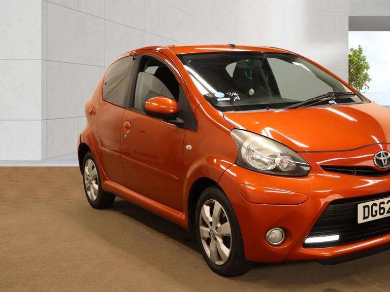 A 2012 TOYOTA AYGO 1.0 VVT-i Fire Hatchback 5dr Petrol MultiMode Euro 5 (a/c) (67 ps) A 2012 TOYOTA AYGO 1.0 VVT-i Fire Hatchback 5dr Petrol MultiMode Euro 5 (a/c) (67 ps)