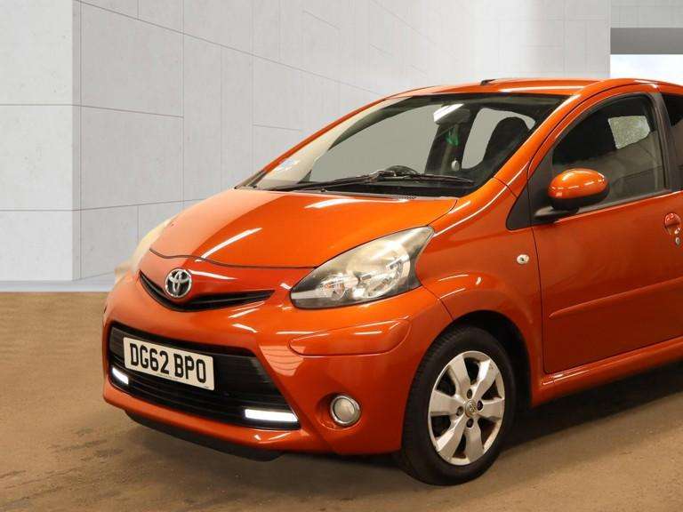 A 2012 TOYOTA AYGO 1.0 VVT-i Fire Hatchback 5dr Petrol MultiMode Euro 5 (a/c) (67 ps) A 2012 TOYOTA AYGO 1.0 VVT-i Fire Hatchback 5dr Petrol MultiMode Euro 5 (a/c) (67 ps)
