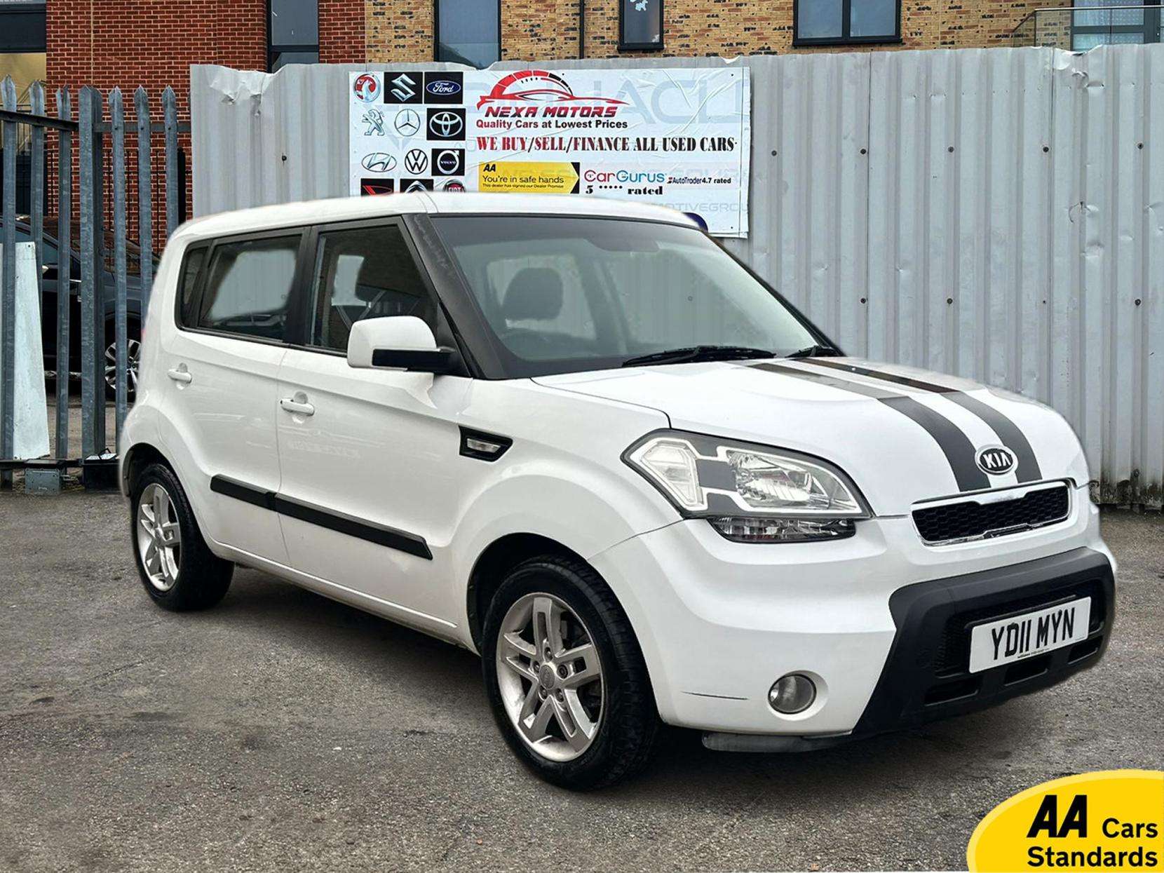 A 2011 KIA SOUL 1.6 CRDi 2 SUV 5dr Diesel Auto Euro 4 (126 bhp) A 2011 KIA SOUL 1.6 CRDi 2 SUV 5dr Diesel Auto Euro 4 (126 bhp)
