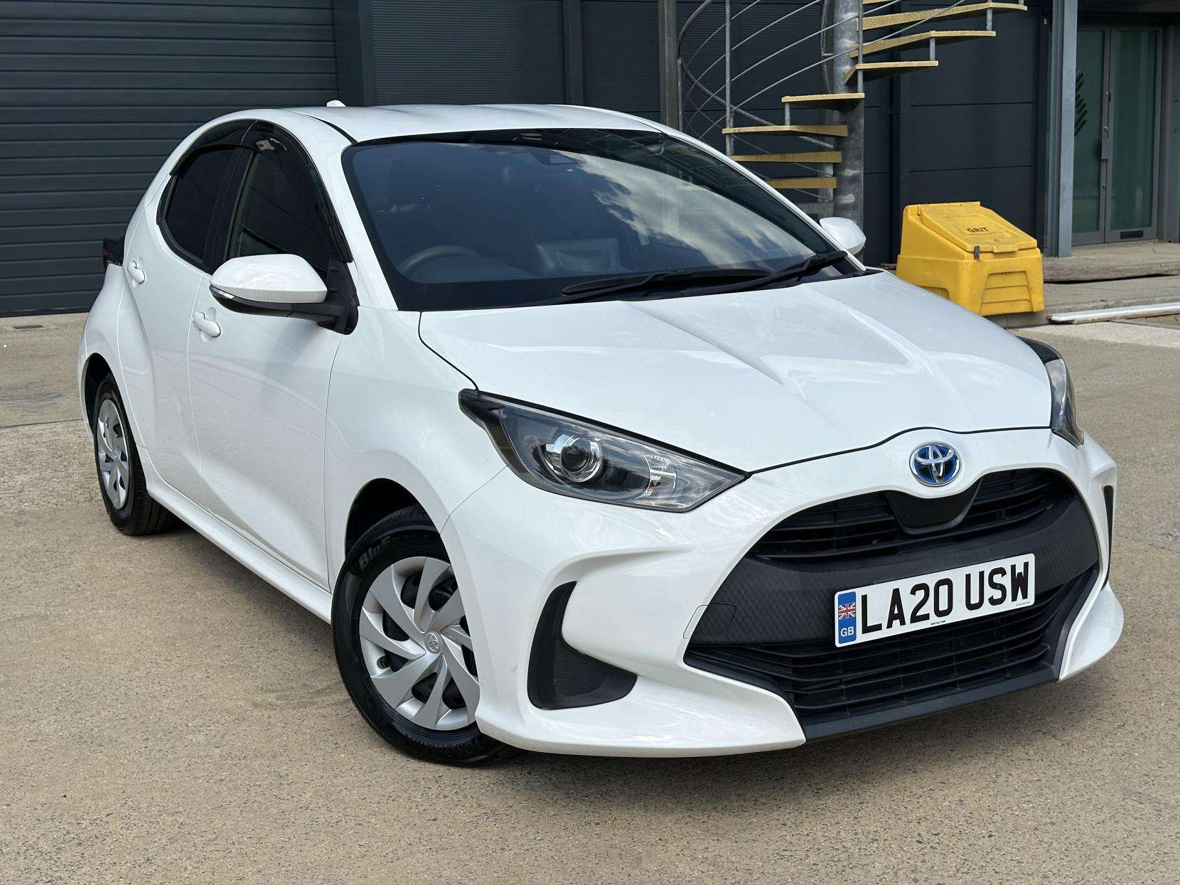 A 2020 TOYOTA YARIS A 2020 TOYOTA YARIS
