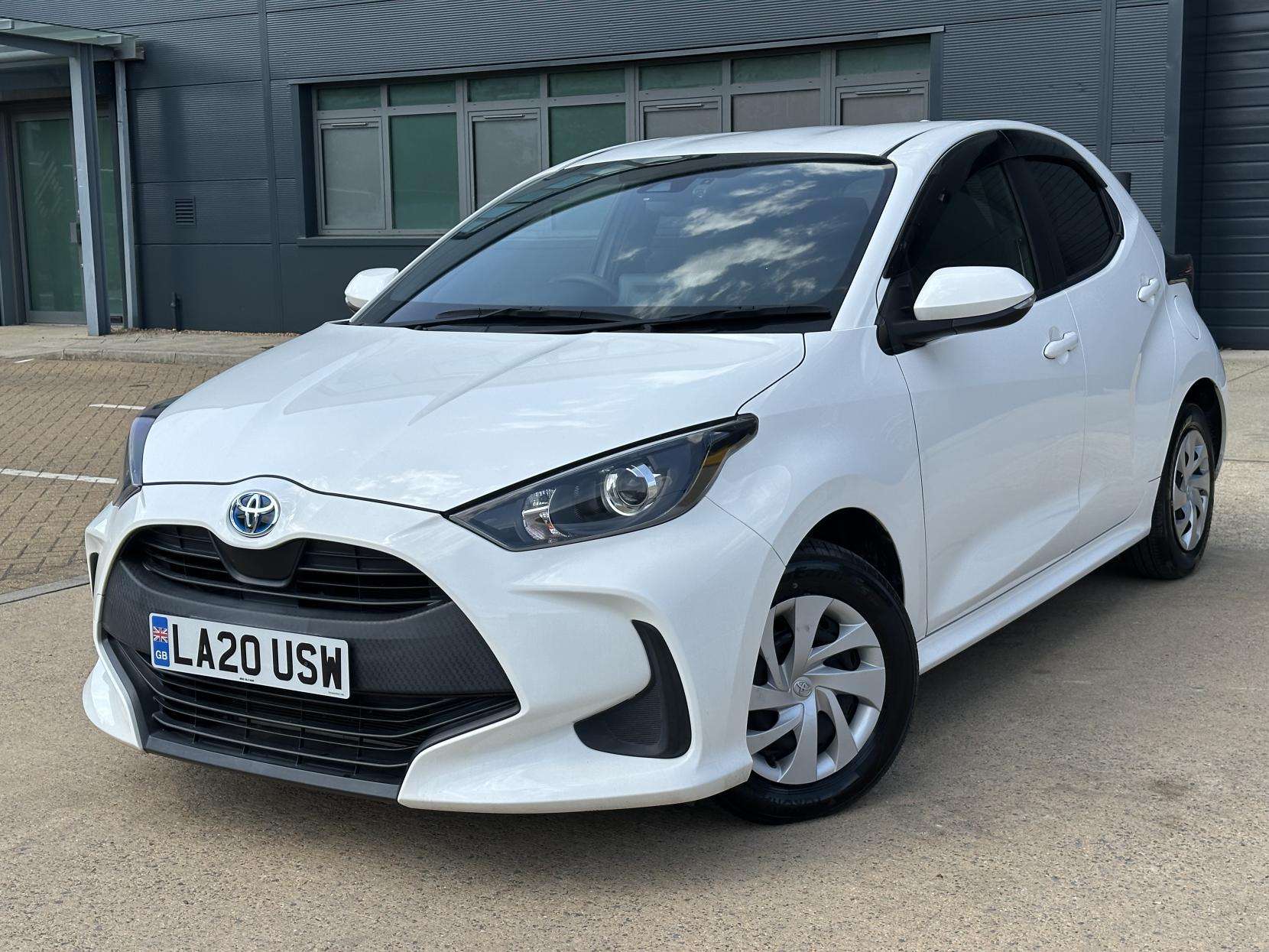 A 2020 TOYOTA YARIS A 2020 TOYOTA YARIS
